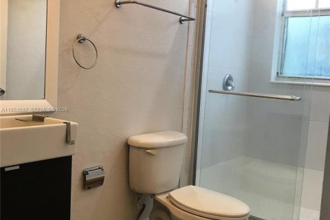 Adosado en alquiler en Hollywood, Florida, 2 dormitorios, 126.81 m2 № 2007914 - foto 6