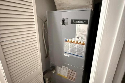 Adosado en alquiler en Hollywood, Florida, 2 dormitorios, 126.81 m2 № 2007914 - foto 11