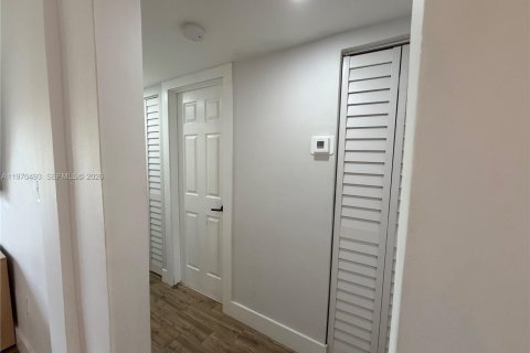 Купить кондоминиум в Хайалиа, Флорида 2 спальни, 80.92м2, № 2032064 - фото 19