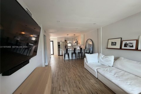 Купить кондоминиум в Хайалиа, Флорида 2 спальни, 80.92м2, № 2032064 - фото 16