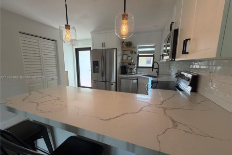 Купить кондоминиум в Хайалиа, Флорида 2 спальни, 80.92м2, № 2032064 - фото 8