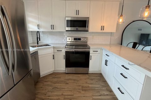 Купить кондоминиум в Хайалиа, Флорида 2 спальни, 80.92м2, № 2032064 - фото 4