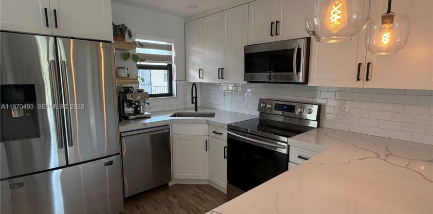 Кондоминиум с 2 спальнями в Хайалиа, Флорида № 2032064