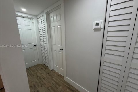 Купить кондоминиум в Хайалиа, Флорида 2 спальни, 80.92м2, № 2032064 - фото 18