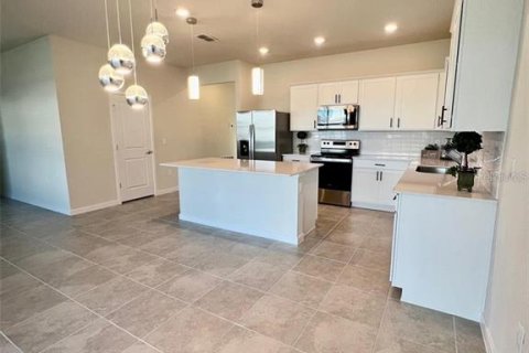 House in Orlando, Florida 4 bedrooms, 171.31 sq.m. № 2395623 - photo 6