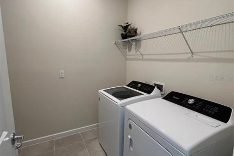 House in Orlando, Florida 4 bedrooms, 171.31 sq.m. № 2395623 - photo 16