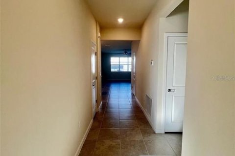 House in Orlando, Florida 4 bedrooms, 171.31 sq.m. № 2395623 - photo 3