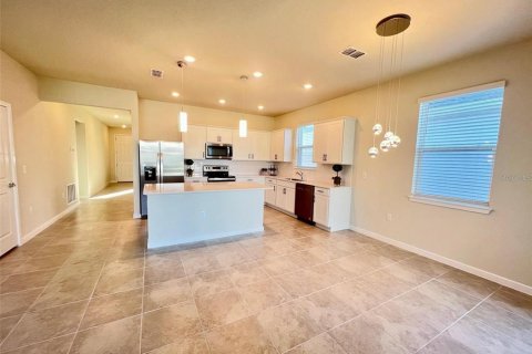 House in Orlando, Florida 4 bedrooms, 171.31 sq.m. № 2395623 - photo 5
