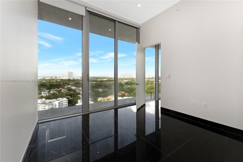Купить кондоминиум в Майами, Флорида 6 спален, 493.03м2, № 1490750 - фото 12