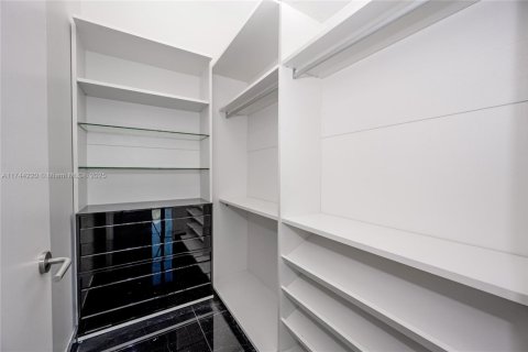Купить кондоминиум в Майами, Флорида 6 спален, 493.03м2, № 1490750 - фото 14