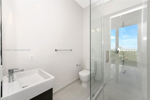 Купить кондоминиум в Майами, Флорида 6 спален, 493.03м2, № 1490750 - фото 13