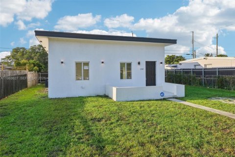 Villa ou maison à vendre à Opa-locka, Floride: 3 chambres, 98.1 m2 № 2025612 - photo 5