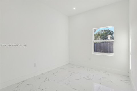 Villa ou maison à vendre à Opa-locka, Floride: 3 chambres, 98.1 m2 № 2025612 - photo 17