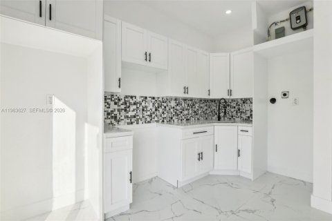 Villa ou maison à vendre à Opa-locka, Floride: 3 chambres, 98.1 m2 № 2025612 - photo 14