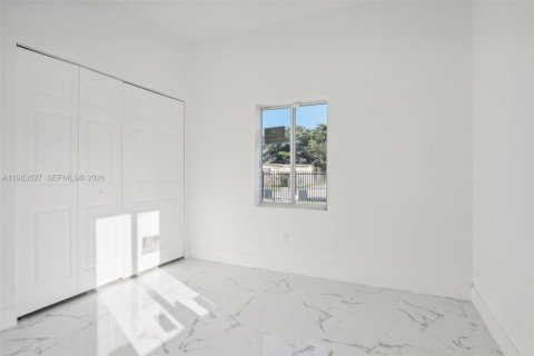 Villa ou maison à vendre à Opa-locka, Floride: 3 chambres, 98.1 m2 № 2025612 - photo 28