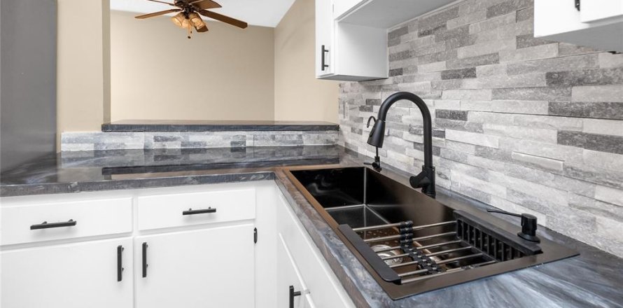 Condominio en Clearwater, Florida, 2 dormitorios № 1775550