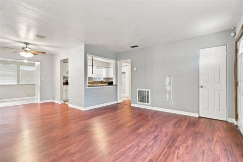 Villa ou maison à vendre à Orlando, Floride: 4 chambres, 142.33 m2 № 2334023 - photo 4