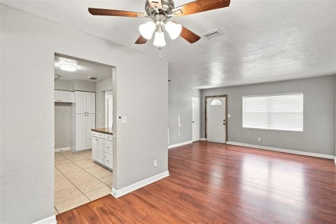 Villa ou maison à vendre à Orlando, Floride: 4 chambres, 142.33 m2 № 2334023 - photo 10