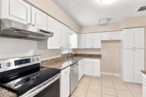 Villa ou maison à vendre à Orlando, Floride: 4 chambres, 142.33 m2 № 2334023 - photo 12