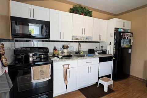 Casa en venta en Miami, Florida, 2 dormitorios, 116.41 m2 № 1936731 - foto 10