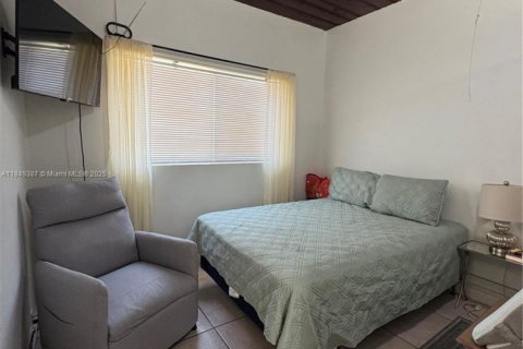 Casa en venta en Miami, Florida, 2 dormitorios, 116.41 m2 № 1936731 - foto 18