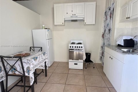 Casa en venta en Miami, Florida, 2 dormitorios, 116.41 m2 № 1936731 - foto 17