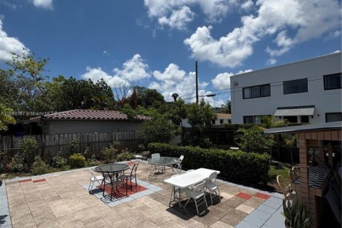 Casa en venta en Miami, Florida, 2 dormitorios, 116.41 m2 № 1936731 - foto 15