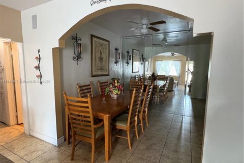 Casa en venta en Miami, Florida, 2 dormitorios, 116.41 m2 № 1936731 - foto 8