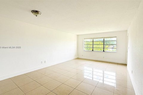 Купить кондоминиум в Майами, Флорида 1 спальня, 88.63м2, № 1962424 - фото 13