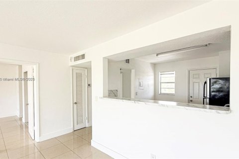 Купить кондоминиум в Майами, Флорида 1 спальня, 88.63м2, № 1962424 - фото 11