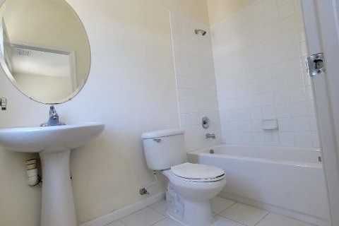 Condo in Jupiter, Florida, 2 bedrooms  № 1168553 - photo 1