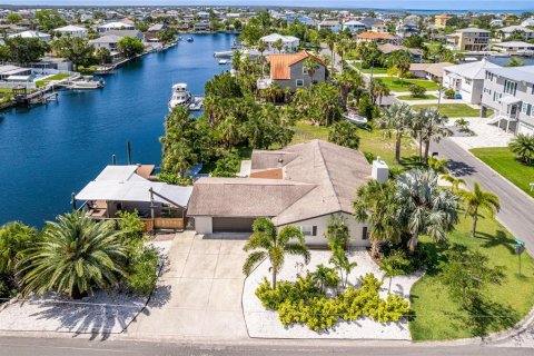 Casa en venta en Hernando Beach, Florida, 3 dormitorios, 164.25 m2 № 1903456 - foto 2
