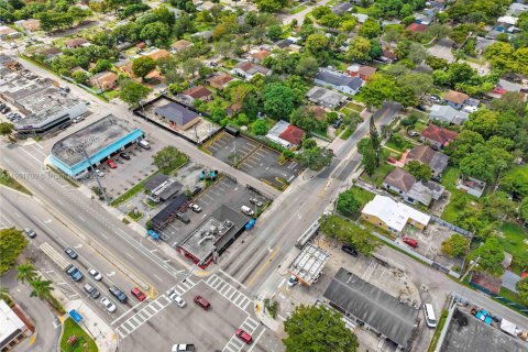 Commercial property in North Miami, Florida № 1953819 - photo 17