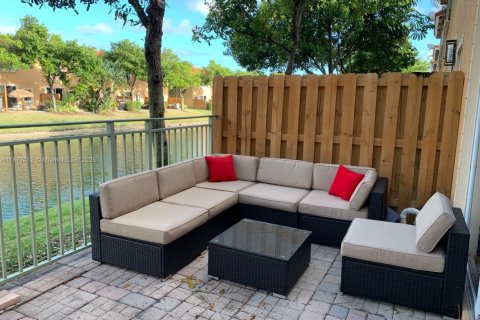 Condo in Dania Beach, Florida, 3 bedrooms  № 1921950 - photo 27