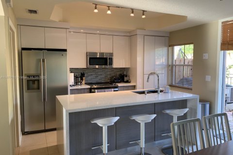 Condo in Dania Beach, Florida, 3 bedrooms  № 1921950 - photo 7