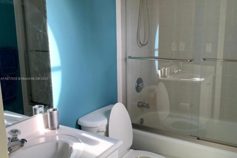 Condo in Dania Beach, Florida, 3 bedrooms  № 1921950 - photo 22