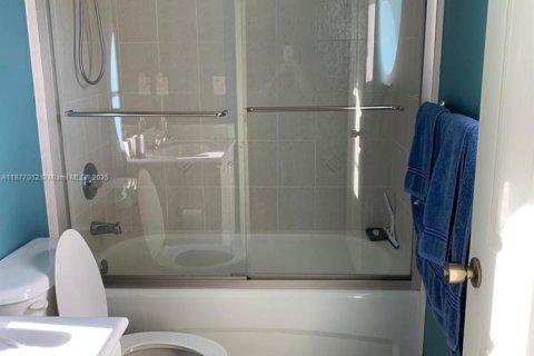 Condo in Dania Beach, Florida, 3 bedrooms  № 1921950 - photo 25