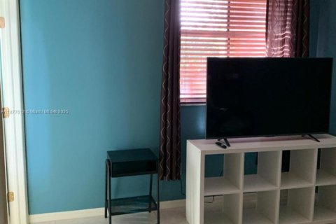 Condo in Dania Beach, Florida, 3 bedrooms  № 1921950 - photo 20