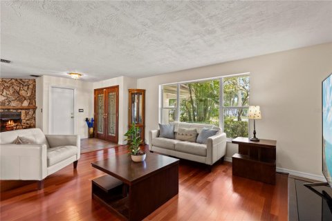 Casa en venta en Dunedin, Florida, 4 dormitorios, 191.19 m2 № 2230910 - foto 4