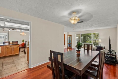 Casa en venta en Dunedin, Florida, 4 dormitorios, 191.19 m2 № 2230910 - foto 5