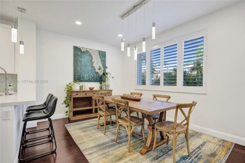 Townhouse in Pembroke Pines, Florida 3 bedrooms, 157.47 sq.m. № 2069563 - photo 10