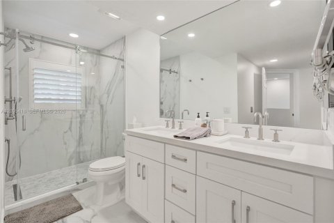 Townhouse in Pembroke Pines, Florida 3 bedrooms, 157.47 sq.m. № 2069563 - photo 22