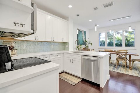 Townhouse in Pembroke Pines, Florida 3 bedrooms, 157.47 sq.m. № 2069563 - photo 8