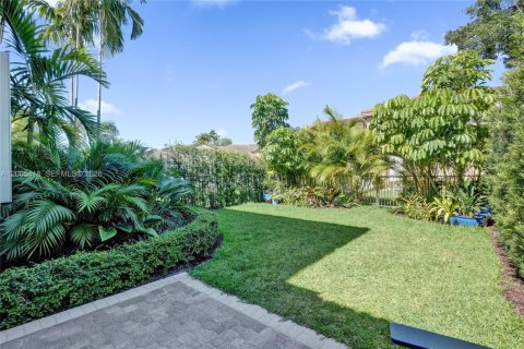 Townhouse in Pembroke Pines, Florida 3 bedrooms, 157.47 sq.m. № 2069563 - photo 17