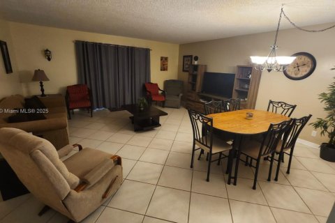 Copropriété à vendre à Lauderhill, Floride: 1 chambre, 86.21 m2 № 1983258 - photo 12