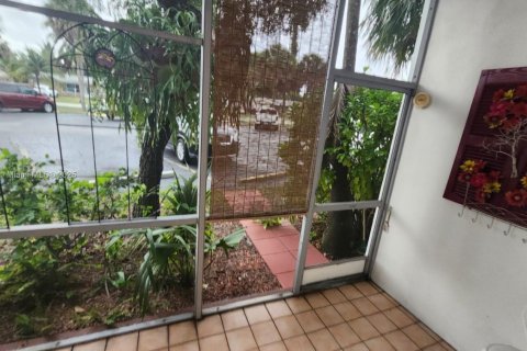 Copropriété à vendre à Lauderhill, Floride: 1 chambre, 86.21 m2 № 1983258 - photo 17