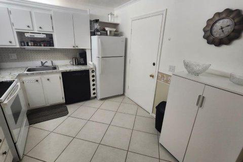 Copropriété à vendre à Lauderhill, Floride: 1 chambre, 86.21 m2 № 1983258 - photo 7