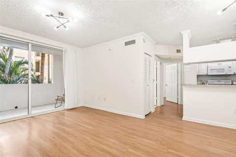 Condo in Sunny Isles Beach, Florida, 1 bedroom  № 2003402 - photo 8