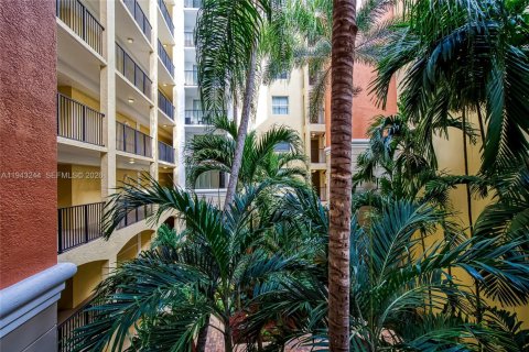 Condo in Sunny Isles Beach, Florida, 1 bedroom  № 2003402 - photo 21