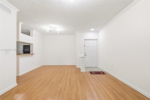 Condo in Sunny Isles Beach, Florida, 1 bedroom  № 2003402 - photo 6